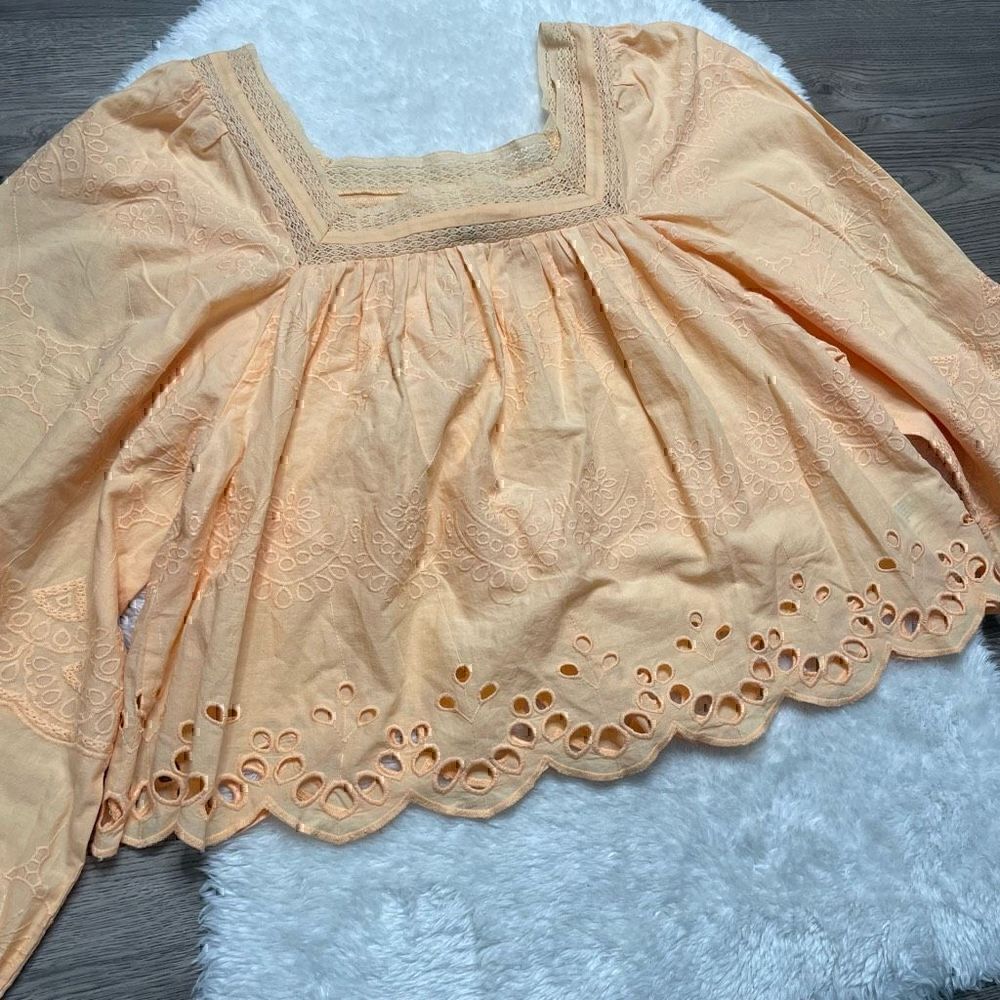 Universal Thread Peach Square Neck Top Blouse Size M Puff Sleeve Embroidered - Picture 3 of 9